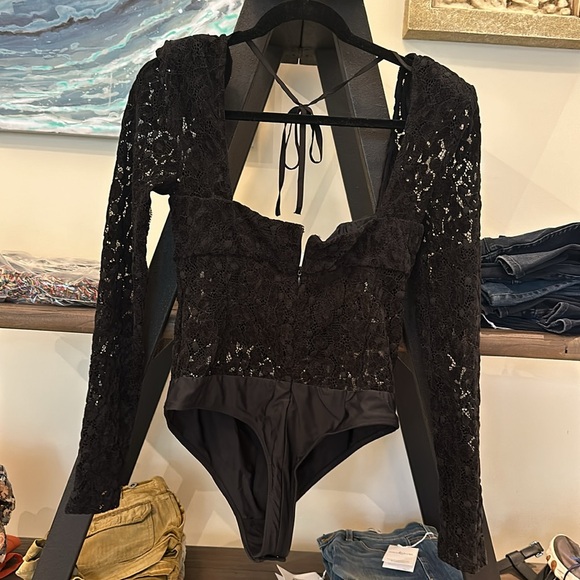 Black bodysuit Michael Costello x revolve - Picture 4 of 4